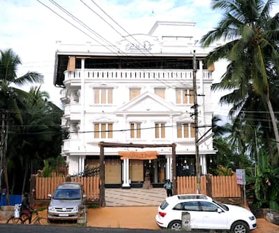 https://imgcld.yatra.com/ytimages/image/upload/t_hotel_yatra_city_desktop/v1434114895/Domestic Hotels/Hotels_Kovalam/La Promenade/OVERVIEW.jpg